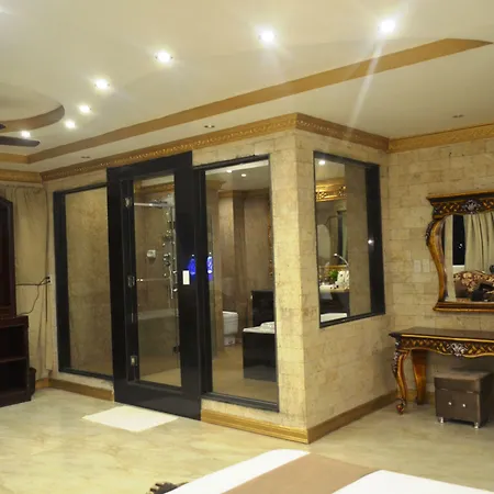 Clark Imperial Hotel-3